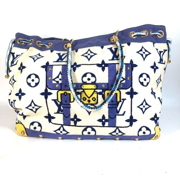 LOUIS VUITTON White Shoulder Bag - Picture 1 of 16
